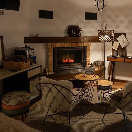 Rural Flor De Almendro 2*